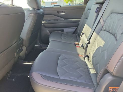 New 2026 Nissan Pathfinder Platinum image 15