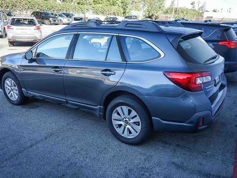 Used 2019 Subaru Outback 2.5i image 6