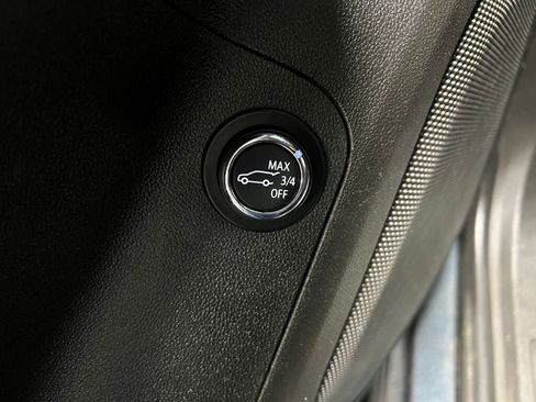 Used 2020 GMC Acadia SLE w/ Driver Convenience Package image 15