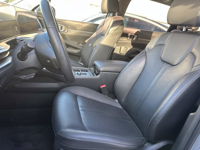 Used 2025 Kia Sorento EX w/ Panoramic Sunroof Package FWD image 14