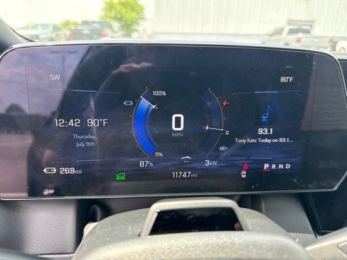 Used 2025 Chevrolet Equinox EV RS w/ Active Safety Package 3 AWD/4WD image 22