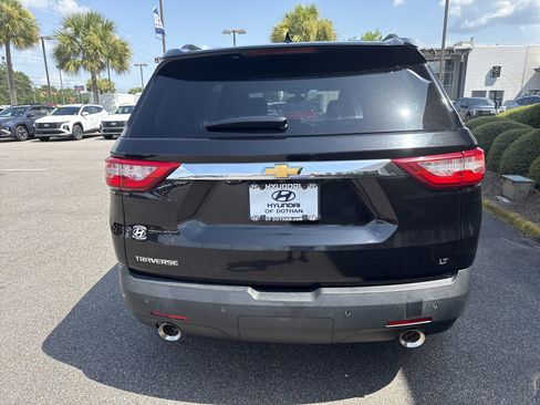 Used 2019 Chevrolet Traverse LT FWD image 3