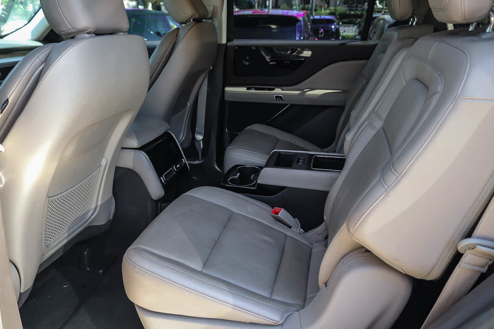 Used 2021 Lincoln Aviator Reserve w/ Equipment Group 201A RWD image 17