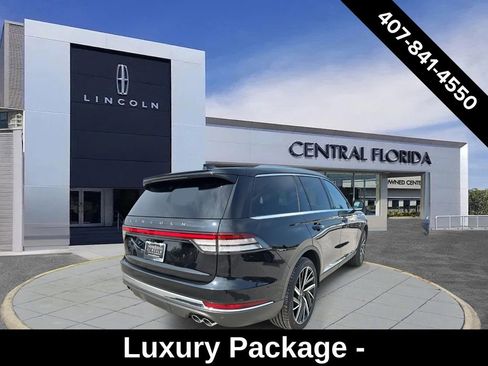 Used 2025 Lincoln Aviator Reserve w/ Equipment Group 201A image 2