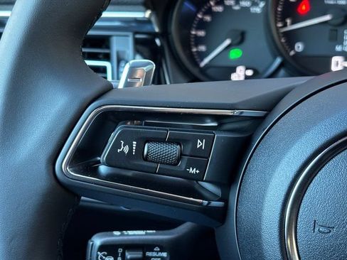 Certified 2026 Porsche Macan AWD/4WD image 15