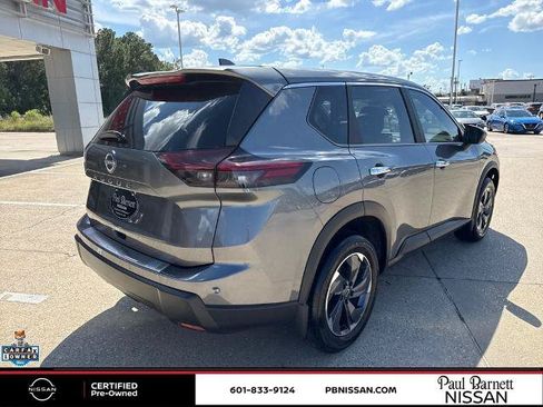 Certified 2026 Nissan Rogue SV FWD image 8