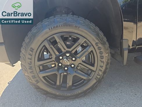 Used 2023 Chevrolet Silverado 1500 Custom Trail Boss AWD/4WD image 2