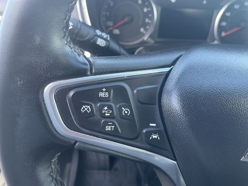 Used 2023 Chevrolet Equinox LT image 32