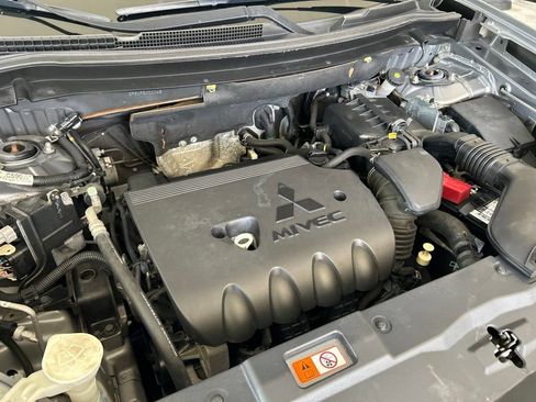 Used 2015 Mitsubishi Outlander SE FWD image 10