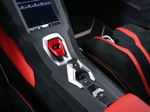 Used 2022 Lamborghini Huracan STO RWD image 27