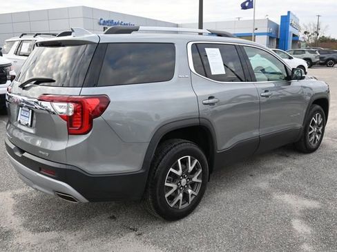 Used 2023 GMC Acadia SLE w/ Driver Convenience Package image 5