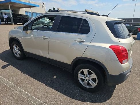 Used 2016 Chevrolet Trax LT w/ LT Convenience Package AWD/4WD image 5