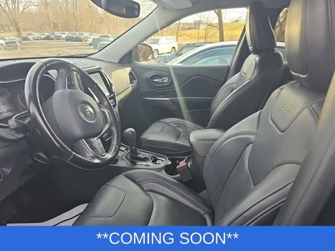 Used 2020 Jeep Cherokee Limited image 2