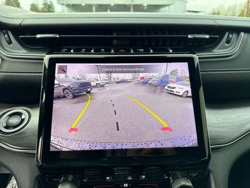 Used 2023 Jeep Grand Cherokee Overland w/ Luxury Tech Group IV image 24