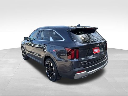 Certified 2025 Kia Sorento EX w/ Panoramic Sunroof Package FWD image 3