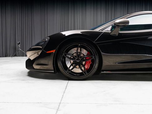 Used 2019 McLaren 570S Coupe RWD image 26