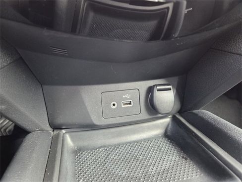 Used 2018 Nissan Rogue SV image 26