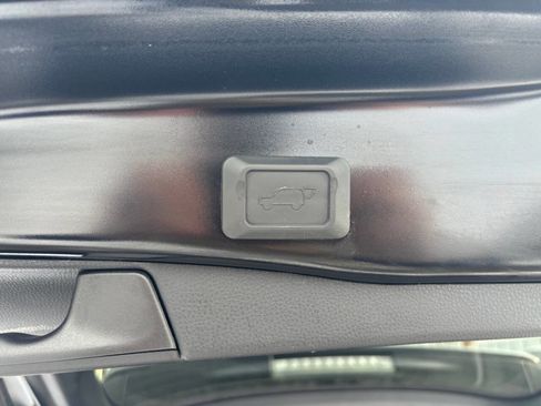 Used 2021 Toyota RAV4 XLE image 32