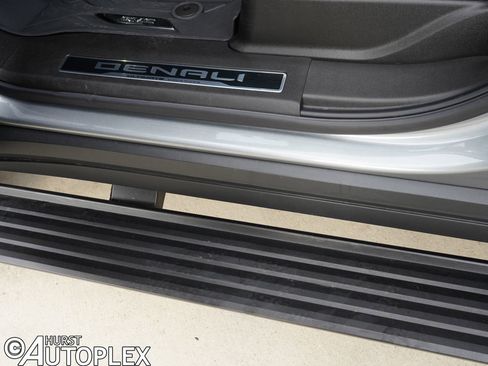 Used 2026 GMC Yukon XL Denali Ultimate w/ LPO, Floor Liner Package AWD/4WD image 15