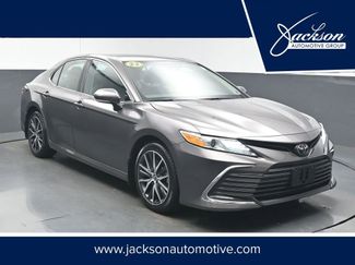Used 2023 Toyota Camry XLE w/ Cold Weather Package video 1