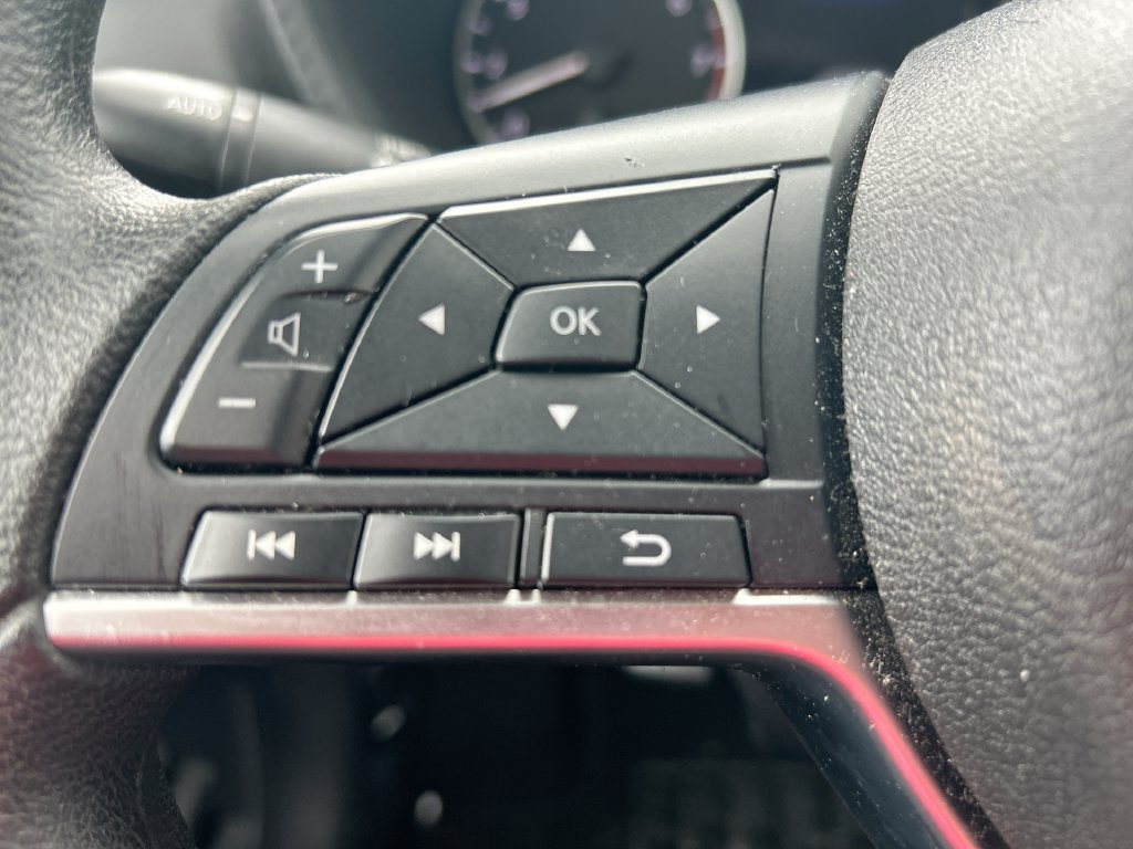 Used 2025 Nissan Sentra SV FWD image 15