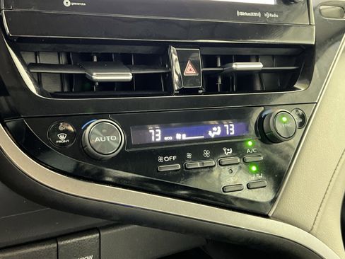 Used 2024 Toyota Camry SE image 21