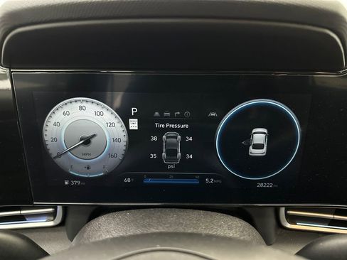 Used 2025 Hyundai Elantra Limited image 27