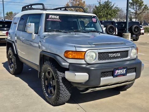 Used 2007 Toyota FJ Cruiser image 8