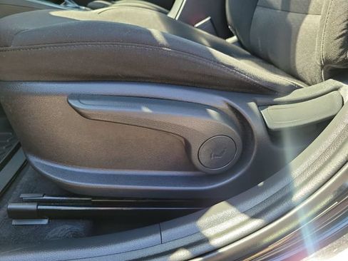 Used 2020 Hyundai Elantra SE w/ Cargo Package (C1) FWD image 18