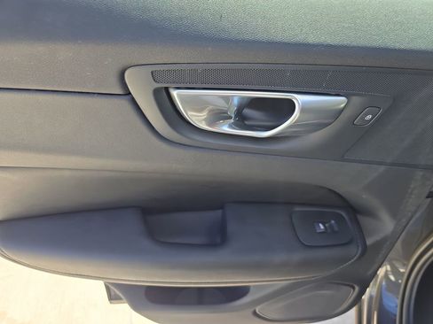 Certified 2023 Volvo XC60 B5 Plus image 12