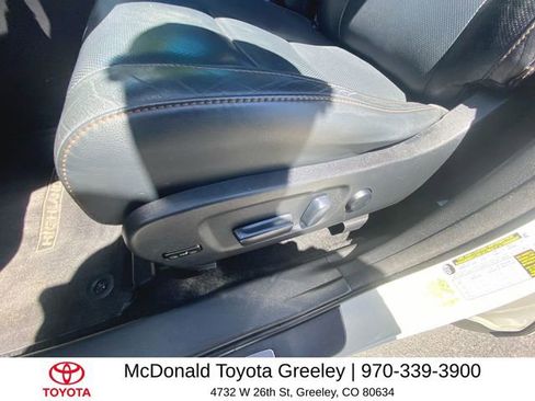 Used 2015 Toyota Highlander Limited w/ Driver Technology Package AWD/4WD image 12