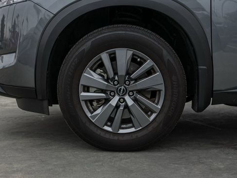 Used 2025 Nissan Pathfinder S image 11