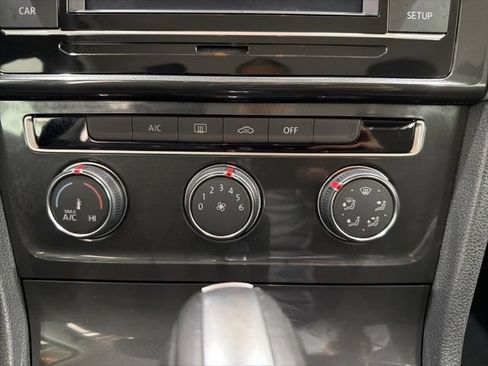 Used 2018 Volkswagen Golf S FWD image 35