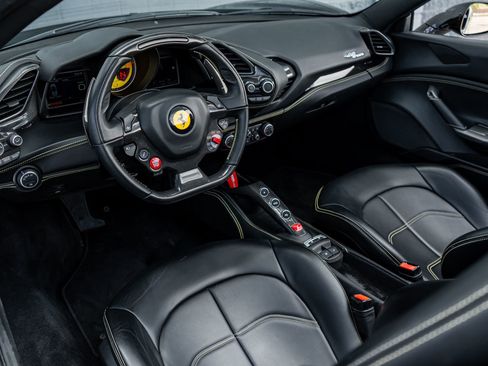 Used 2018 Ferrari 488 Spider RWD image 31