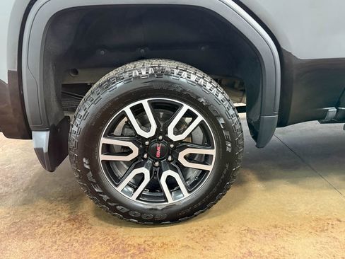 Used 2024 GMC Sierra 1500 AT4 w/ Technology Package AWD/4WD image 88