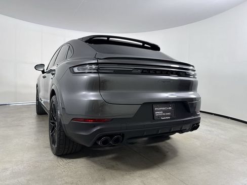 Certified 2024 Porsche Cayenne Coupe AWD/4WD image 19