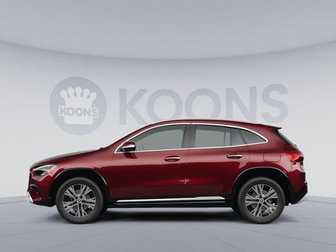 New 2026 Mercedes-Benz GLA 250 4MATIC image 2