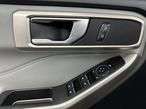 Used 2023 Ford Explorer XLT w/ Equipment Group 202A image 18