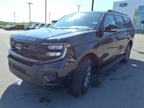 New 2026 Ford Expedition Active RWD image 7