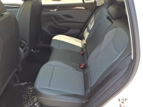 New 2026 Volkswagen Tiguan SE FWD image 16