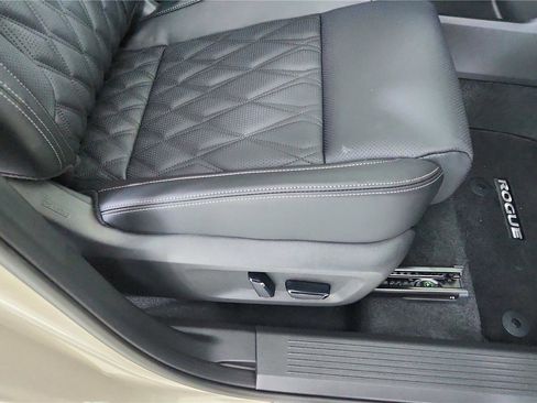 New 2026 Nissan Rogue Platinum w/ Platinum Premium Package image 37