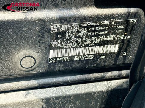 Used 2024 Toyota RAV4 XLE AWD/4WD image 35