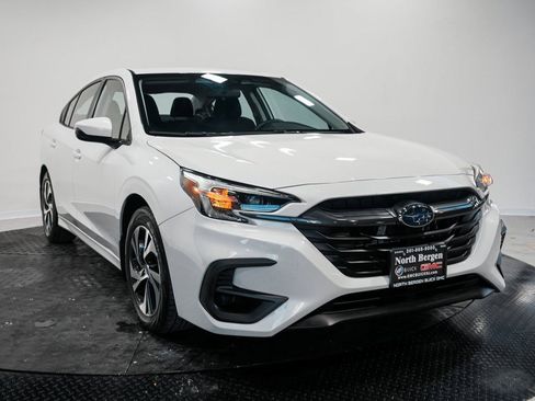 Used 2023 Subaru Legacy Premium image 3
