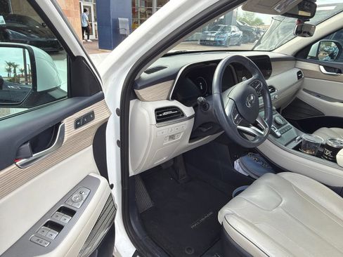 Used 2022 Hyundai Palisade Limited FWD image 3