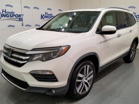 Certified 2017 Honda Pilot Touring image 47