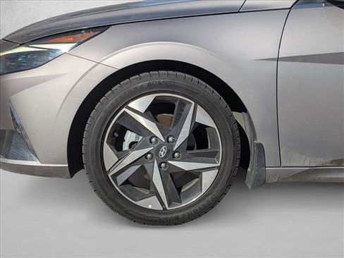 Used 2023 Hyundai Elantra Limited image 23