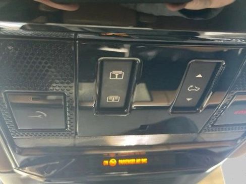 Used 2023 Land Rover Range Rover SE image 14