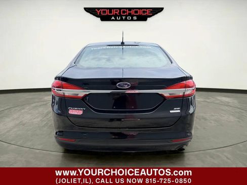 Used 2018 Ford Fusion SE w/ Fusion SE Technology Package FWD image 4