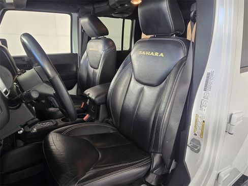 Used 2014 Jeep Wrangler Unlimited Sahara w/ Dual Top Group image 7