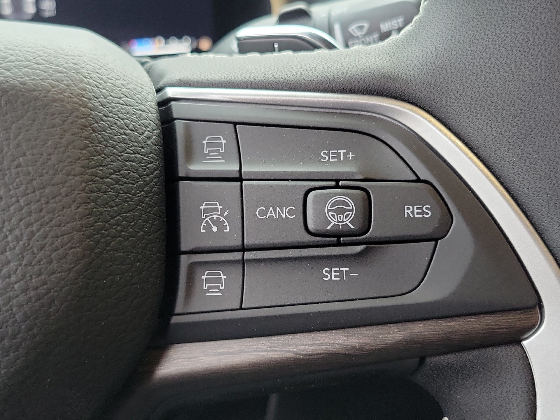 New 2026 Jeep Grand Cherokee Altitude RWD image 8